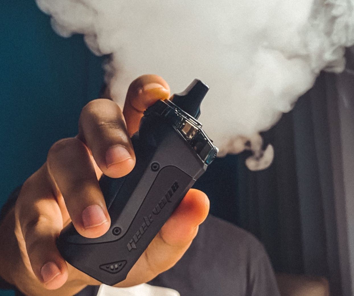 From Niche to Mainstream: The Evolution of Vaping Culture